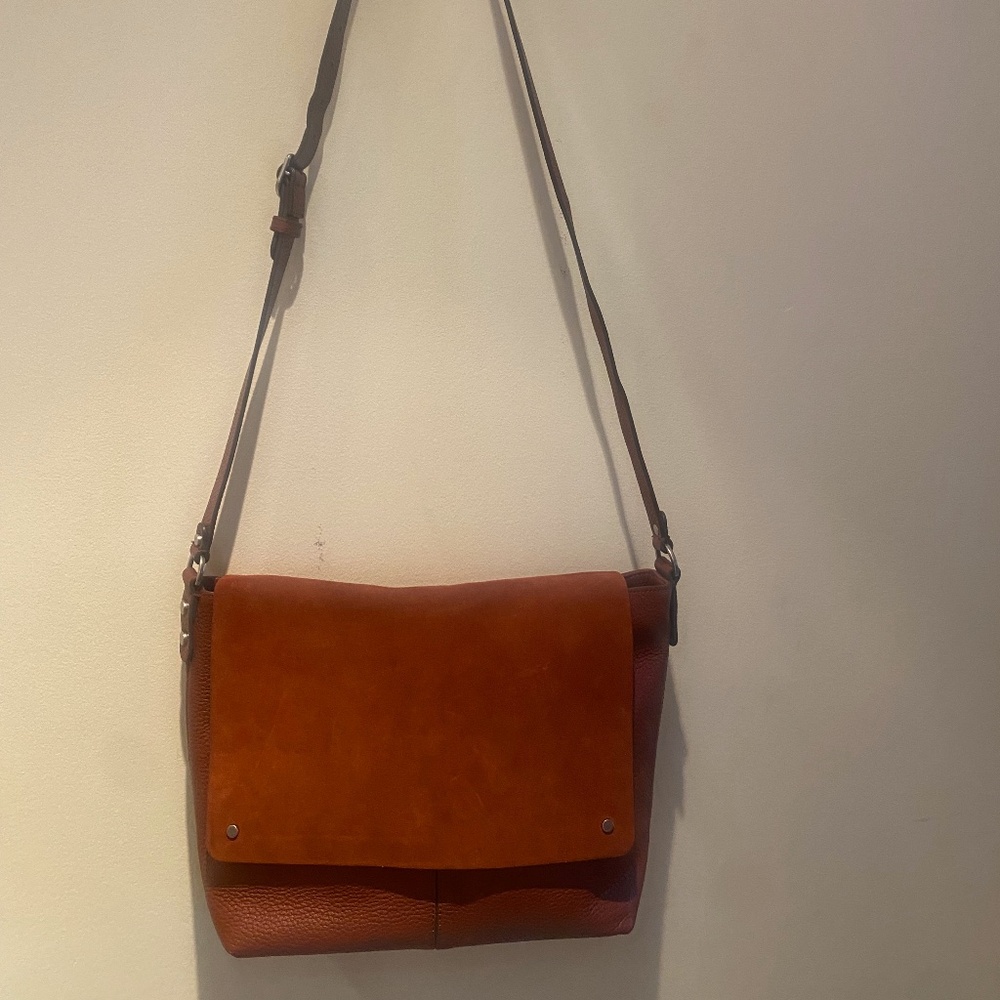 TREASURE & BOND rust leather & suede cross body purse with adjustable strap.